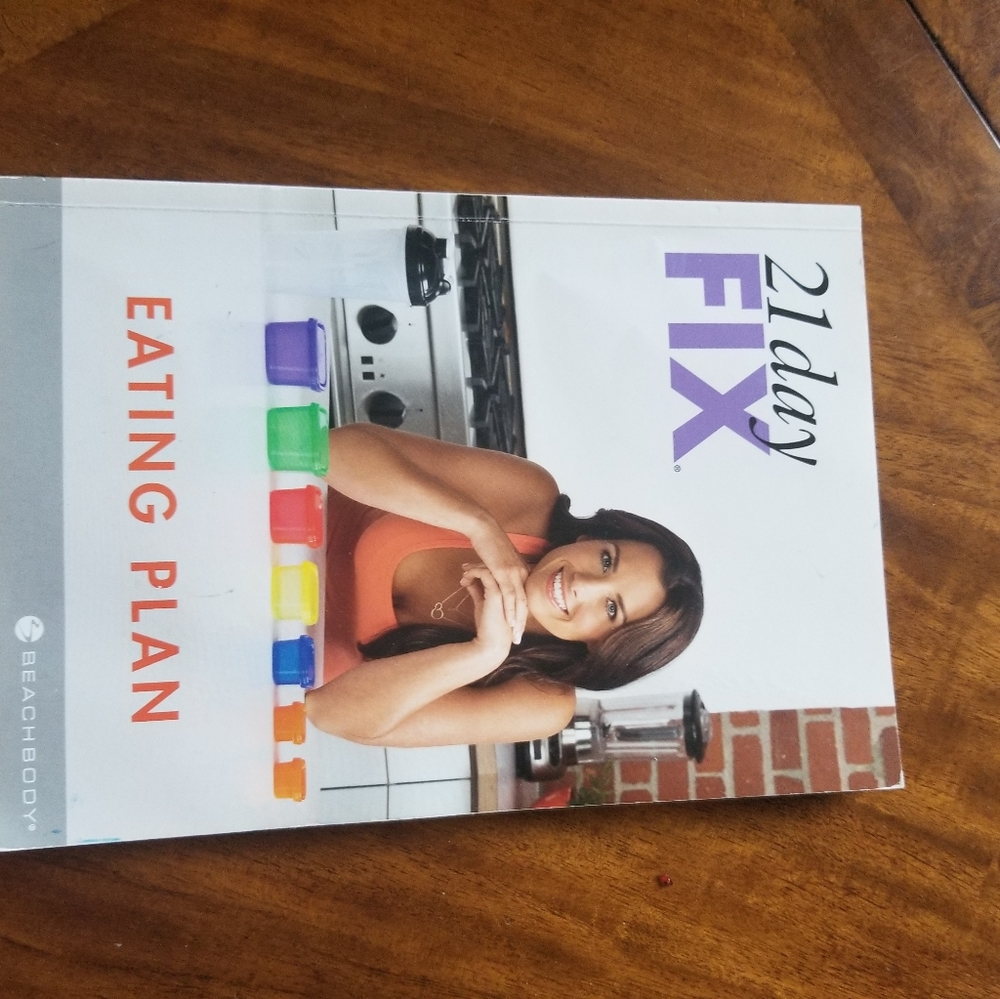 21 DAY FIX MANUAL & 5 CONTAINERS